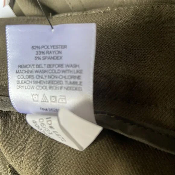 NWT Express Ankle Super High Rise Pants Pleated Women’s Cargo Sz 2R - Picture 3 of 8